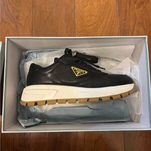 Triangle Logo Lace-Up Sneaker Prada Sneakere